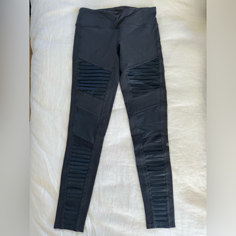 Alo Yoga Moto Leggings